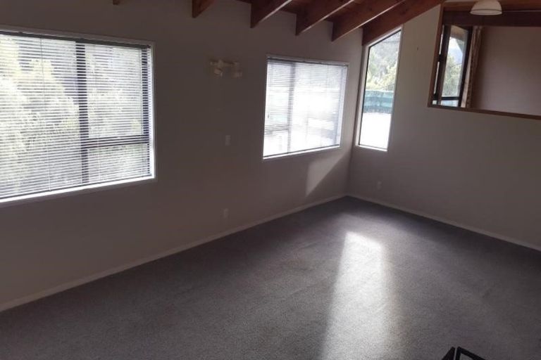 Photo of property in 104 Balmain Road, Chatswood, Auckland, 0626