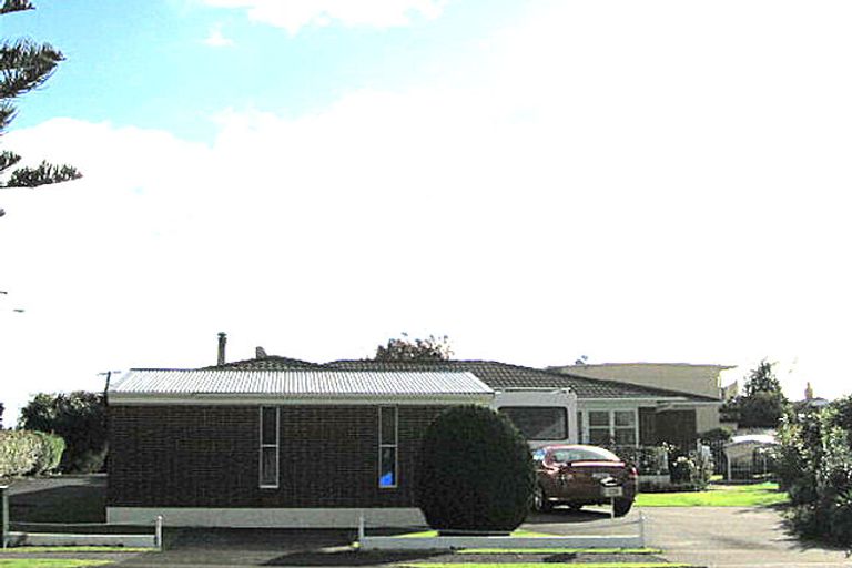 Photo of property in 128 Kolmar Road, Papatoetoe, Auckland, 2025