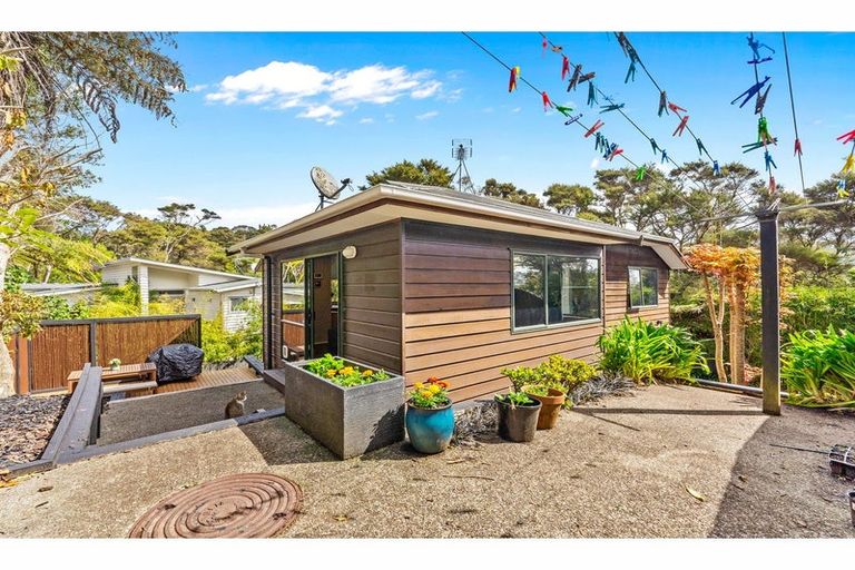 Photo of property in 2/46 Powrie Street, Glenfield, Auckland, 0629