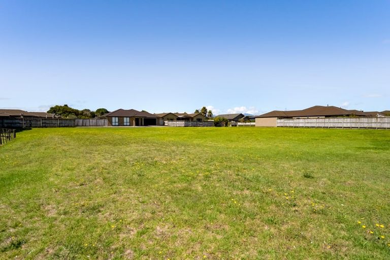 Photo of property in 25a Dolphin Parade, Bell Block, New Plymouth, 4312