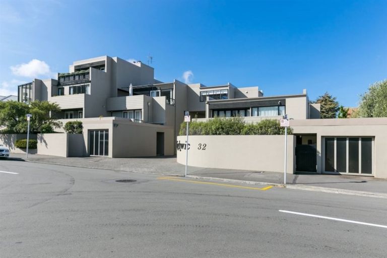 Photo of property in Highwic, 18/32 Hobson Street, Thorndon, Wellington, 6011