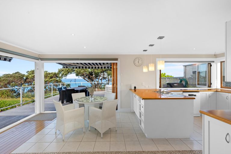 Photo of property in 1 Penguin Street, Leigh, 0985