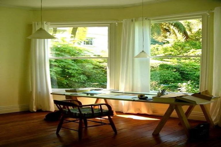 Photo of property in 203 Glenmore Street, Kelburn, Wellington, 6012