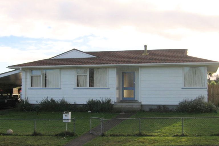 Photo of property in 34 Oakfield Crescent, Pukete, Hamilton, 3200