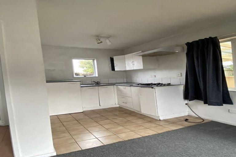 Photo of property in 92 Bruce Mclaren Road, Henderson, Auckland, 0612