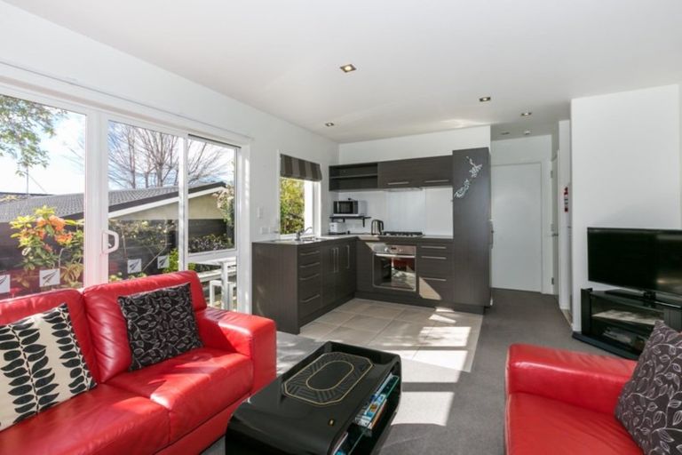 Photo of property in 3 Hikanui Drive, Havelock North, 4130