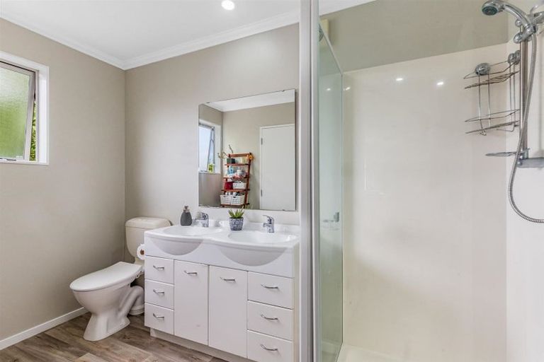 Photo of property in 13b Peterhouse Street, Tawa, Wellington, 5028