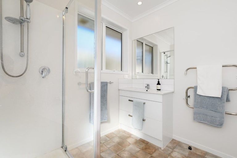 Photo of property in 124 Rowesdale Drive, Ohauiti, Tauranga, 3112