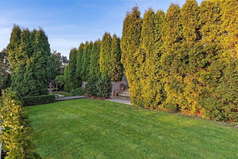 Photo of property in 16 Highcrest Heights, Westmorland, Christchurch, 8025