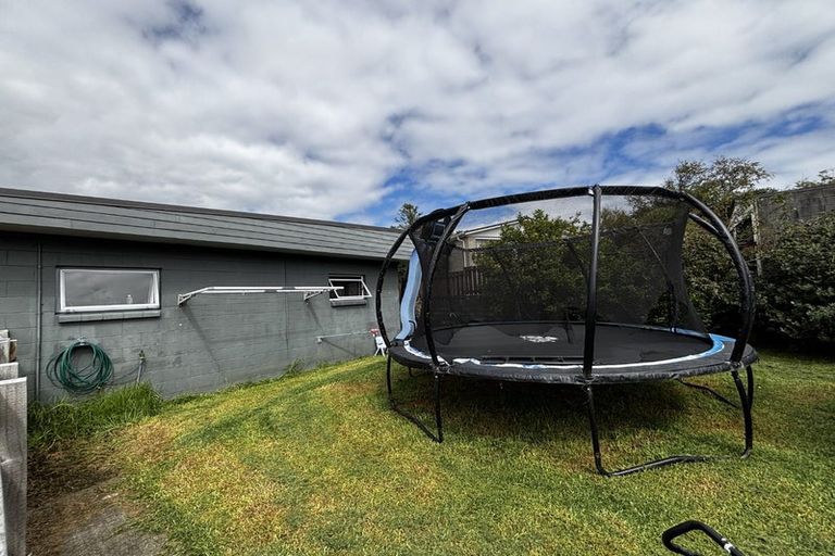 Photo of property in 39 Trelawney Crescent, Westown, New Plymouth, 4310