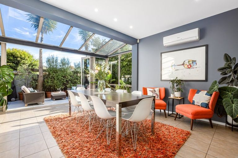 Photo of property in 61 Quadrant Heights, Paraparaumu, 5032