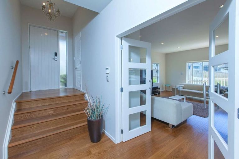 Photo of property in 12 Mural Place, Greenhithe, Auckland, 0632