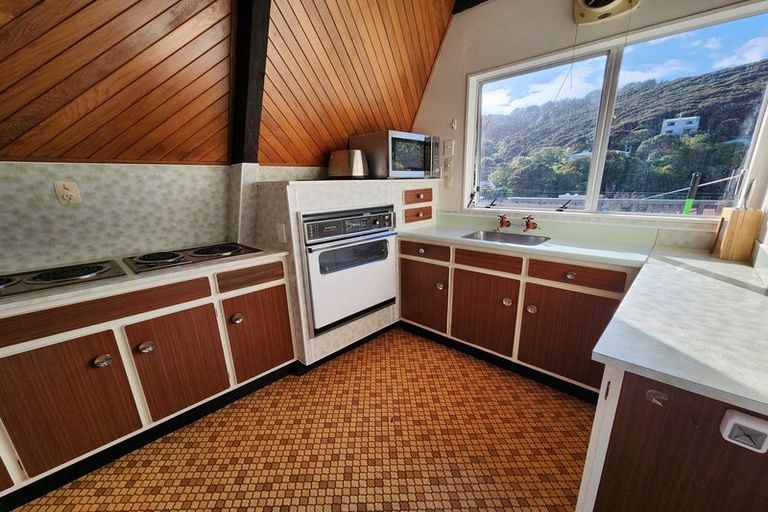 Photo of property in 3/45 Airlie Road, Plimmerton, Porirua, 5026