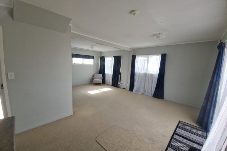 Photo of property in 14 Sheridan Drive, New Lynn, Auckland, 0600