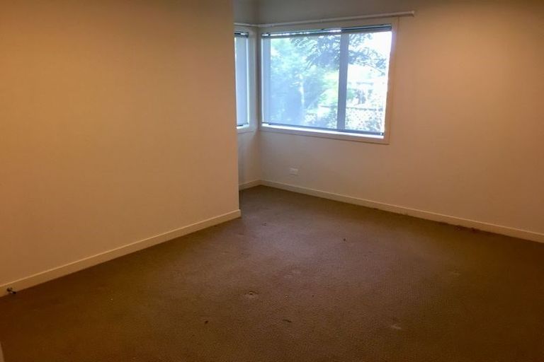 Photo of property in 1a Burford Place, Mellons Bay, Auckland, 2014