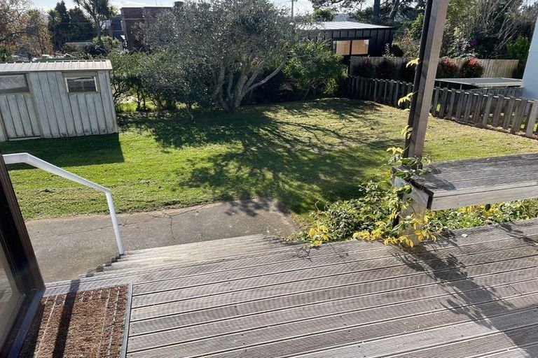 Photo of property in 1b Verbena Road, Birkdale, Auckland, 0626