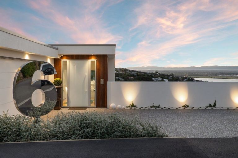 Photo of property in 6 Gazelle Lane, Redcliffs, Christchurch, 8081