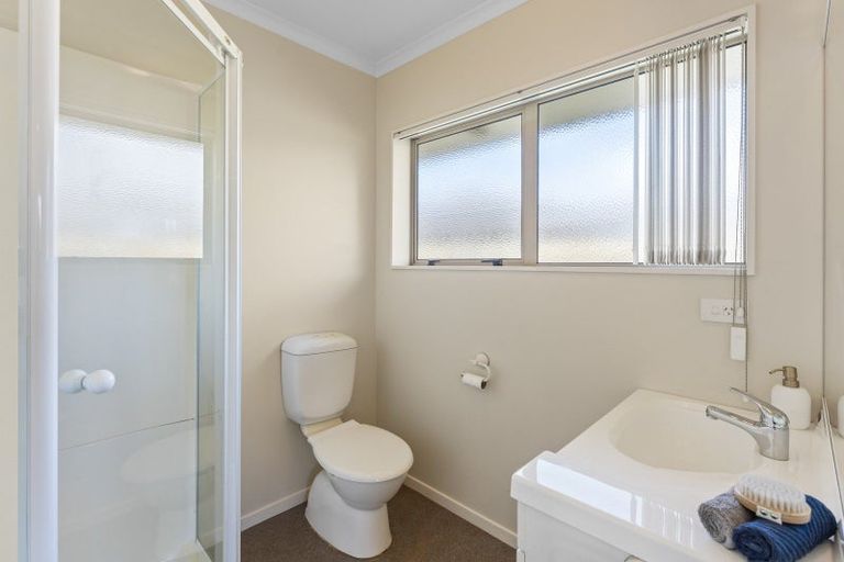 Photo of property in 5 Ashleigh Way, Waikanae Beach, Waikanae, 5036