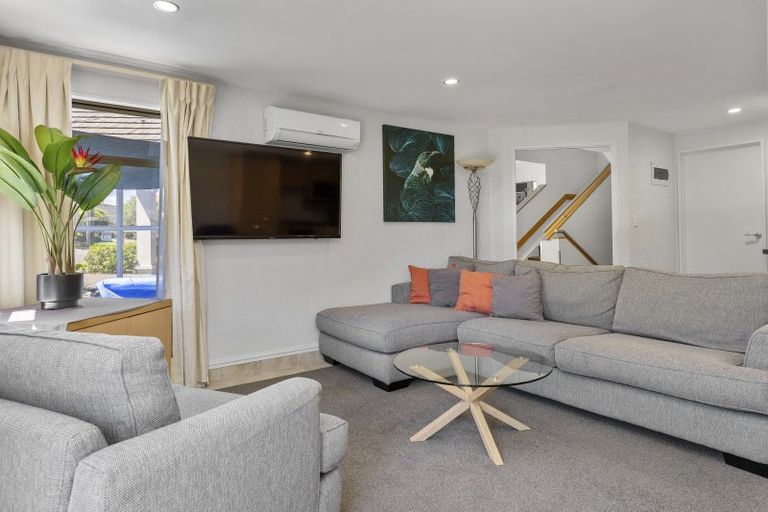 Photo of property in 1/7 Tui Street, Torbay, Auckland, 0630