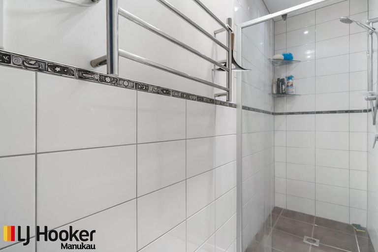 Photo of property in 328 Great South Road, Opaheke, Papakura, 2113