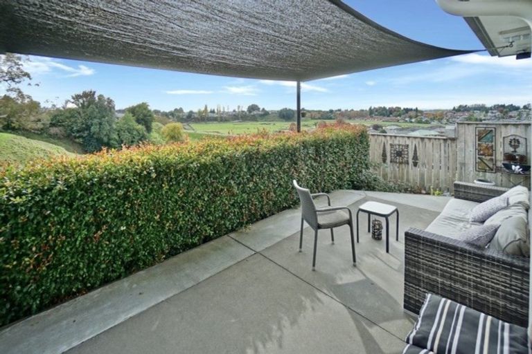 Photo of property in 8c Wiltshire Place, Te Puke, 3119