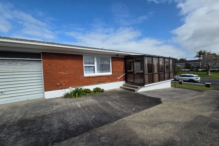 Photo of property in 1/59 The Boulevard, Sunnyhills, Auckland, 2010