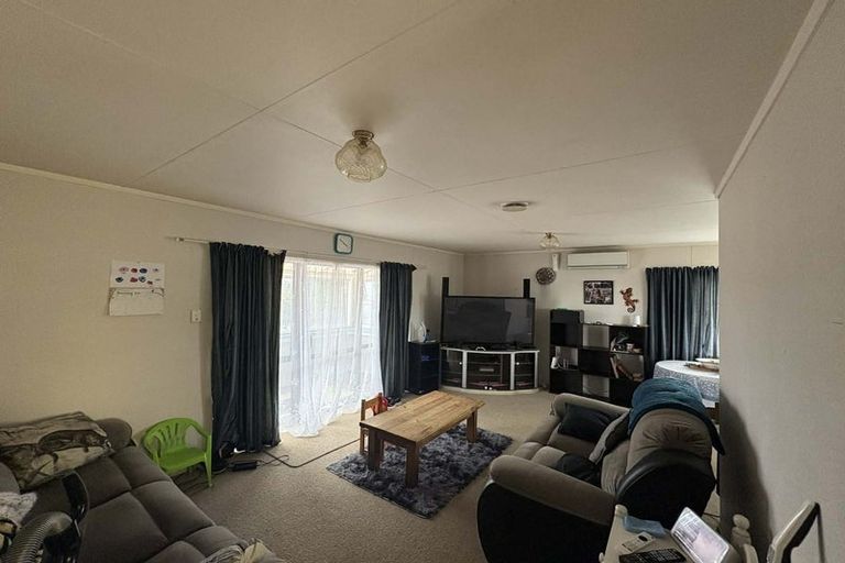 Photo of property in 10 Trimble Place, Bell Block, New Plymouth, 4312