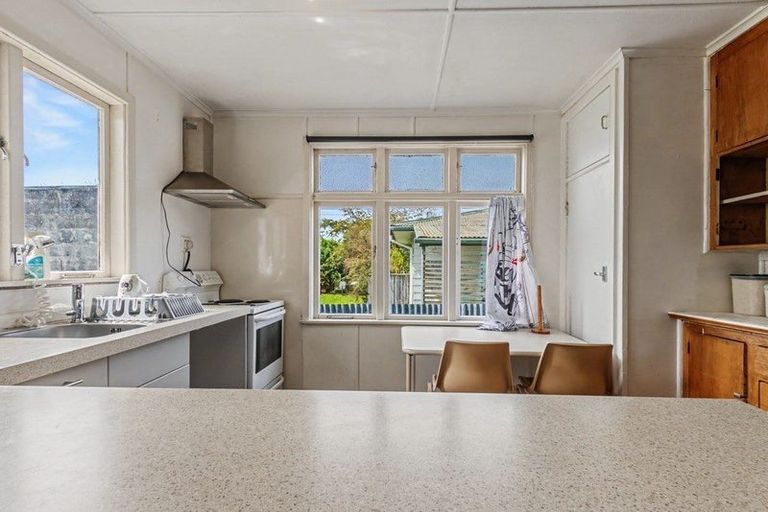 Photo of property in 17 Potaka Street, Marton, 4710