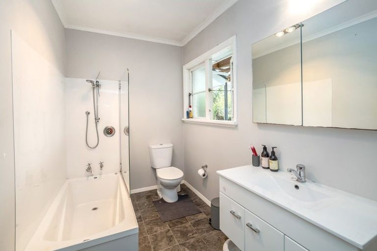 Photo of property in 24 Lansdowne Crescent, Lansdowne, Masterton, 5810