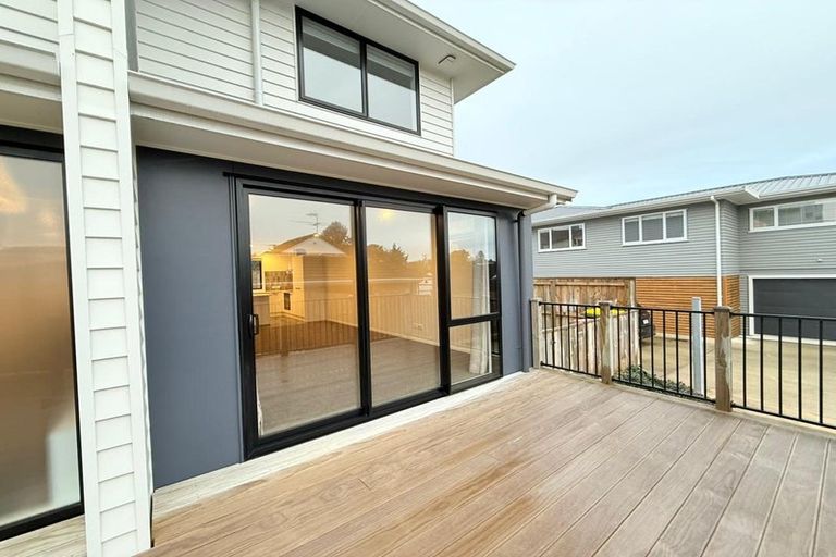 Photo of property in 30c Russell Road, Manurewa, Auckland, 2102