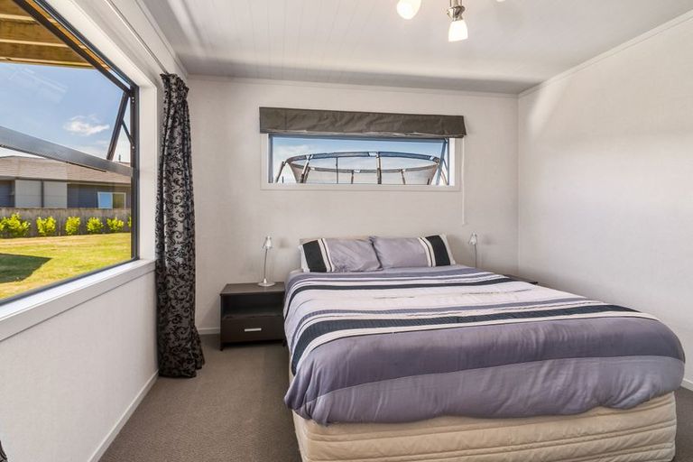 Photo of property in 136 Lisland Drive, Kinloch, Taupo, 3377