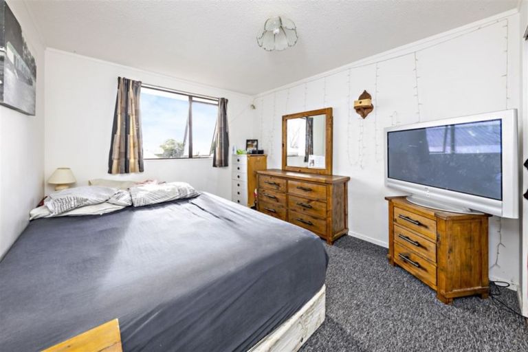 Photo of property in 2/5 Inca Place, Red Hill, Papakura, 2110