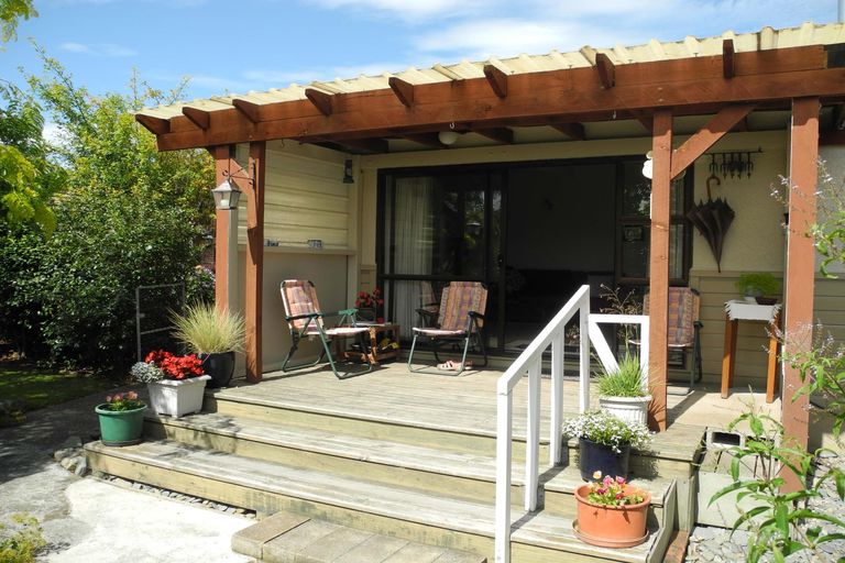 Photo of property in 8 Moorhouse Street, Waimate, 7924