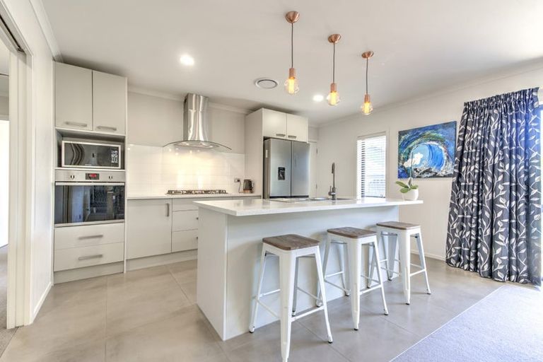 Photo of property in 25 Piwakawaka Court, Rototuna North, Hamilton, 3210