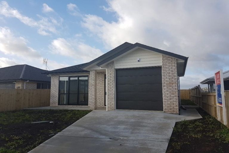 Photo of property in 27 Tawhiti Road, Pukekohe, 2120