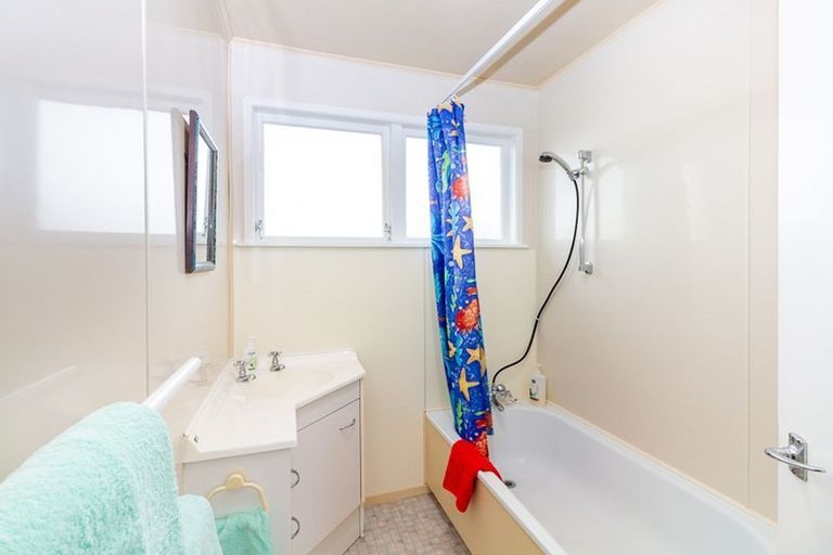 Photo of property in 37 Te Kiri Street, Himatangi Beach, Foxton, 4891