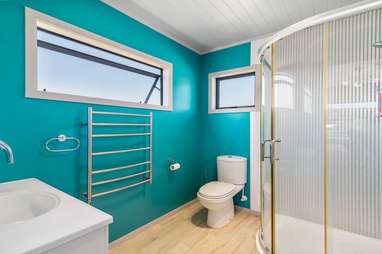 Photo of property in 136 Lisland Drive, Kinloch, Taupo, 3377