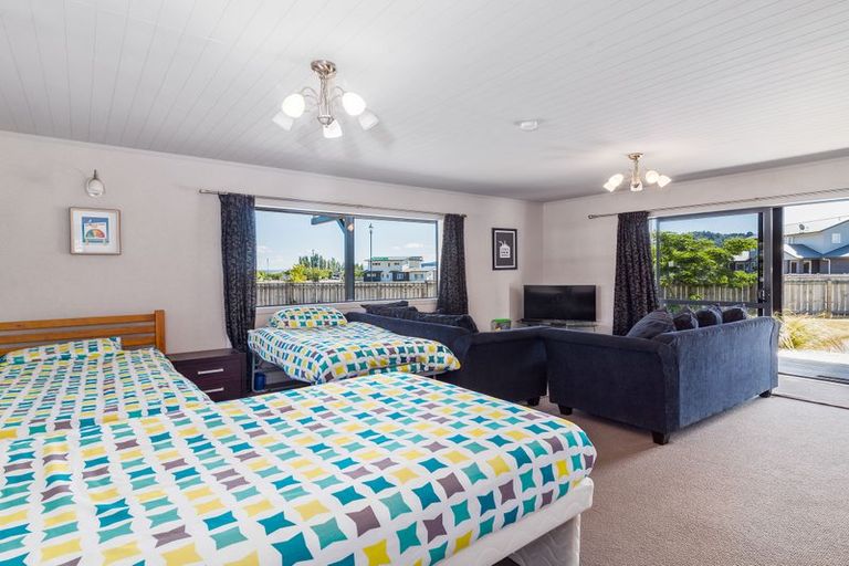 Photo of property in 136 Lisland Drive, Kinloch, Taupo, 3377