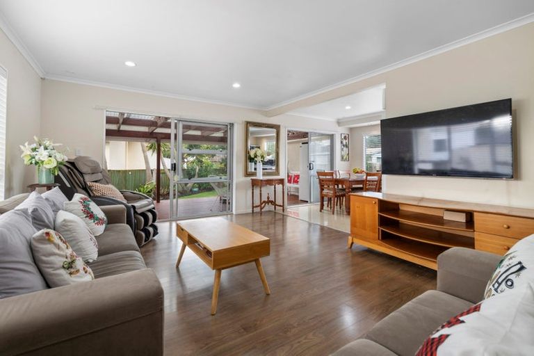 Photo of property in 2/25 Lyren Place, Half Moon Bay, Auckland, 2012
