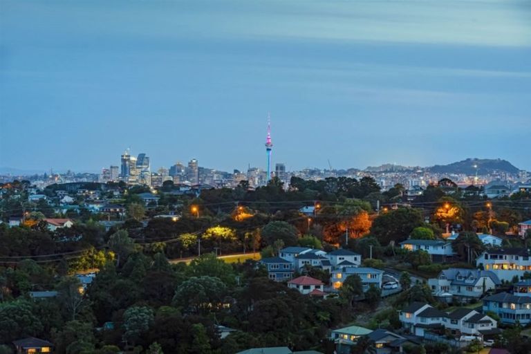 Photo of property in 35 High Road, Glenfield, Auckland, 0629