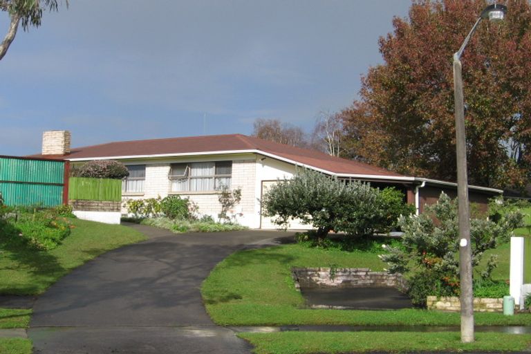 Photo of property in 10 Binda Place, Botany Downs, Auckland, 2010