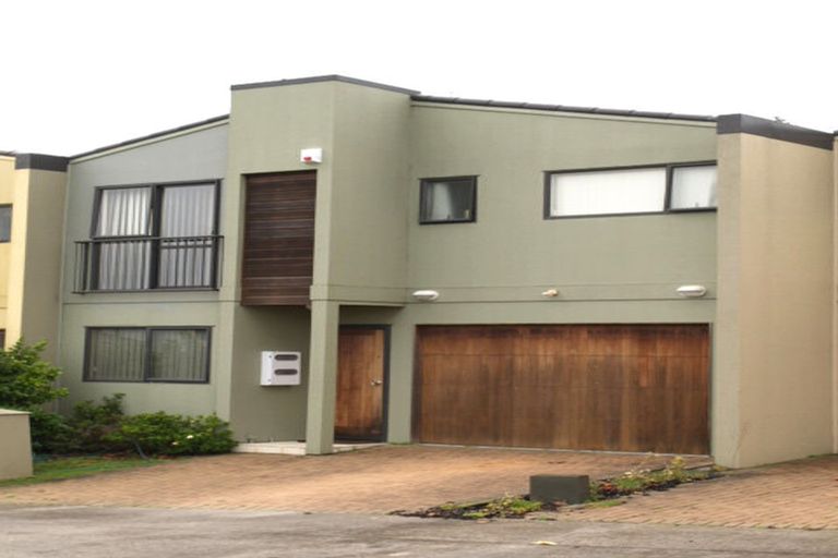 Photo of property in 4 Puma Drive, Golflands, Auckland, 2013