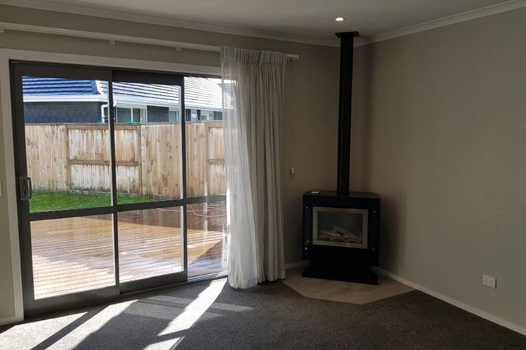 Photo of property in 15 Cupples Street, Papamoa Beach, Papamoa, 3118