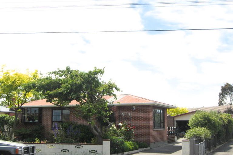 Photo of property in 23 Ontario Place, Wainoni, Christchurch, 8061