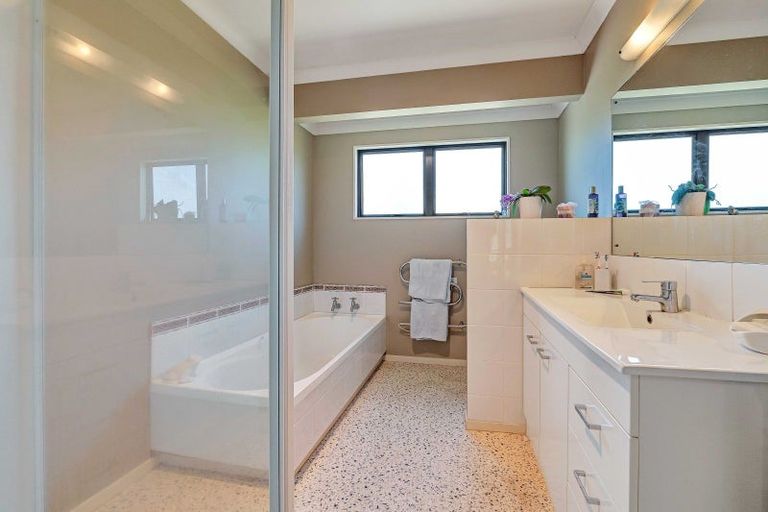 Photo of property in 30 Moulton Street, Moturoa, New Plymouth, 4310