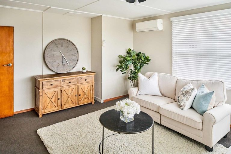 Photo of property in 57a Ranui Terrace, Tawa, Wellington, 5028