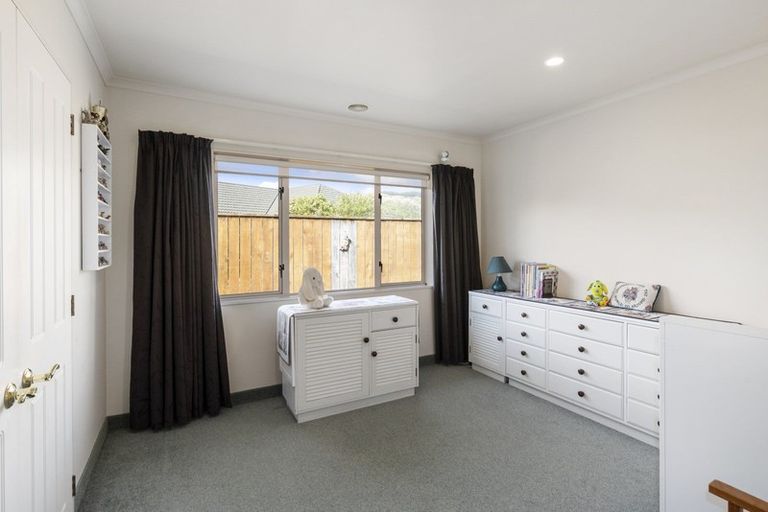 Photo of property in 16 Harry Shaw Way, Raumati South, Paraparaumu, 5032