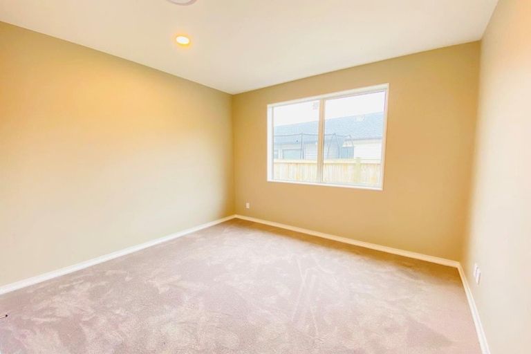 Photo of property in 141 Colonial Drive, Silverdale, 0932