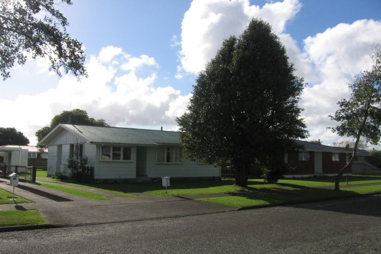 Photo of property in 8 Halswell Crescent, Westbrook, Palmerston North, 4412