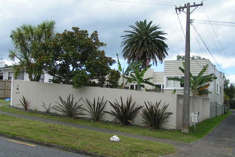 Photo of property in 2/32a Northboro Road, Hauraki, Auckland, 0622